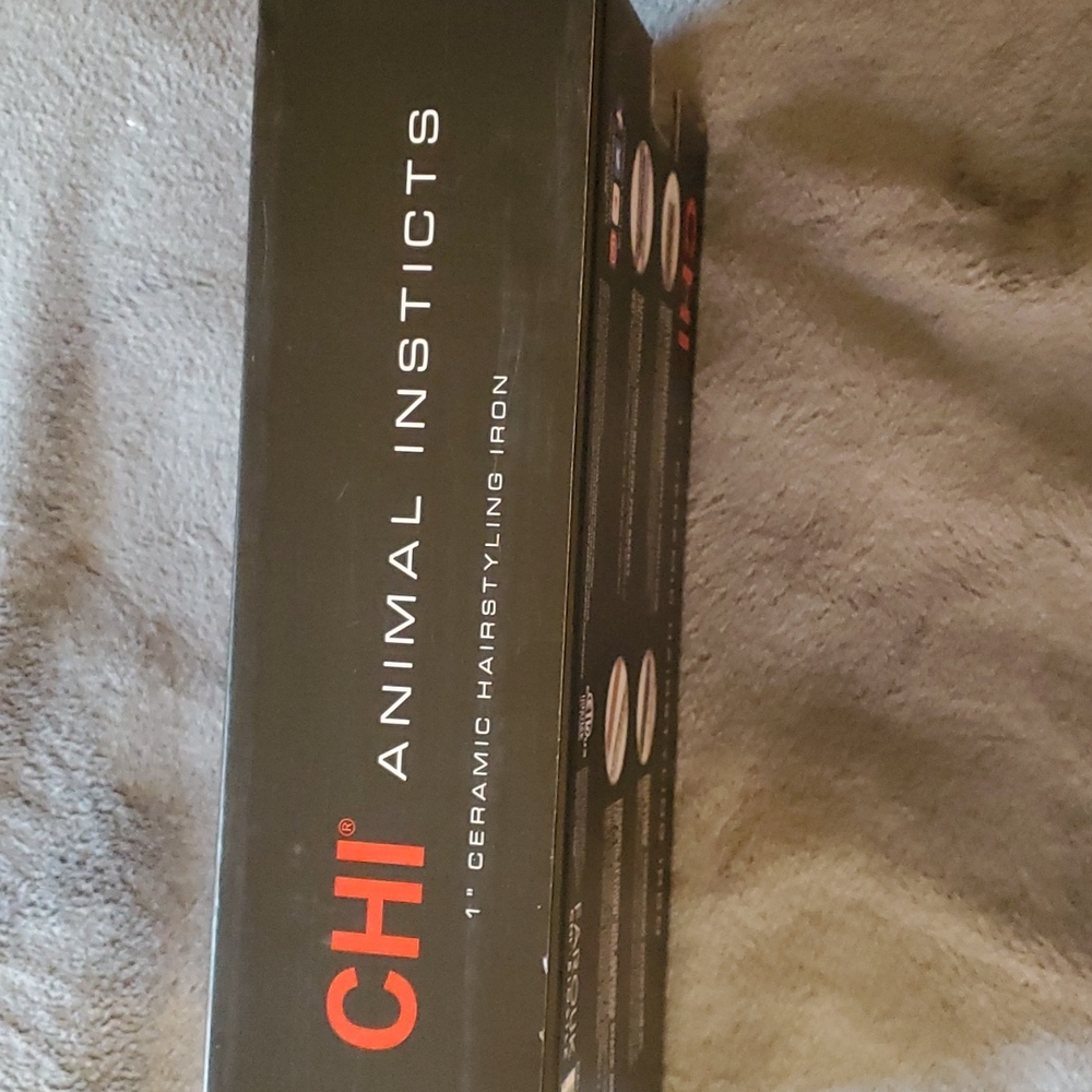 Chi Ceramic Hairstyling Iron - Picture 2 of 5